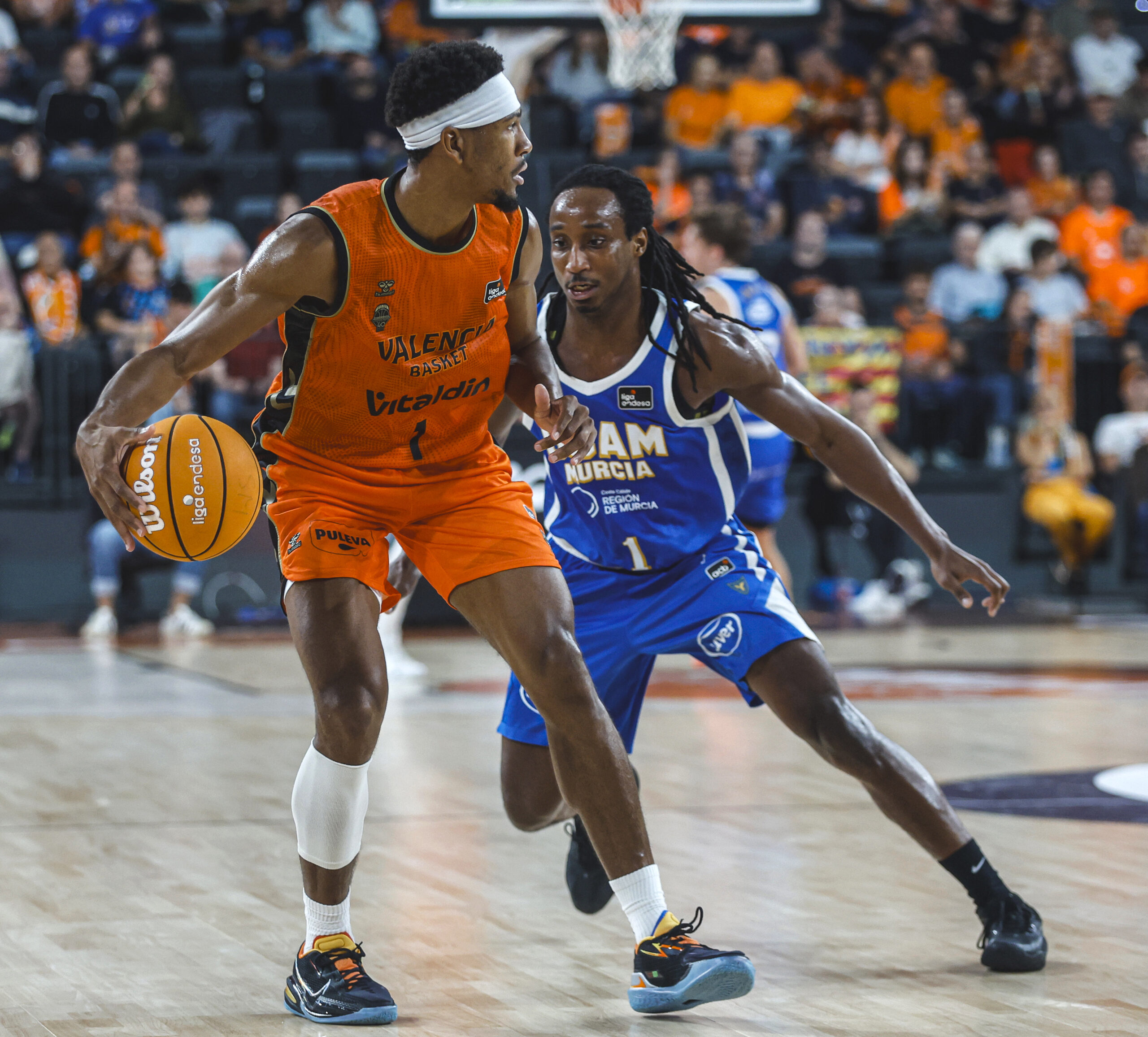 Festival ofensivo del Valencia Basket para sumar autoridad ante el UCAM Murcia en el Roig Arena (116-93)