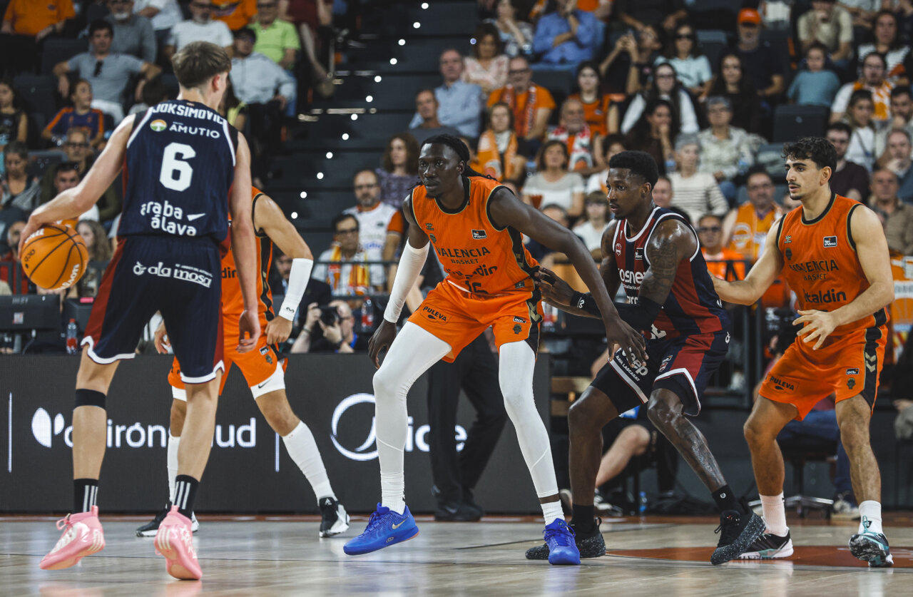  Valencia Basket vence al Baskonia por 84-75 en la Liga Endesa