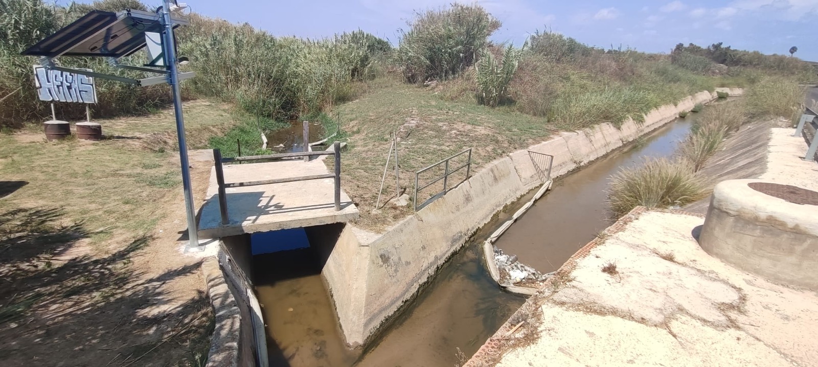 Imagen de una acequia en Alboraya