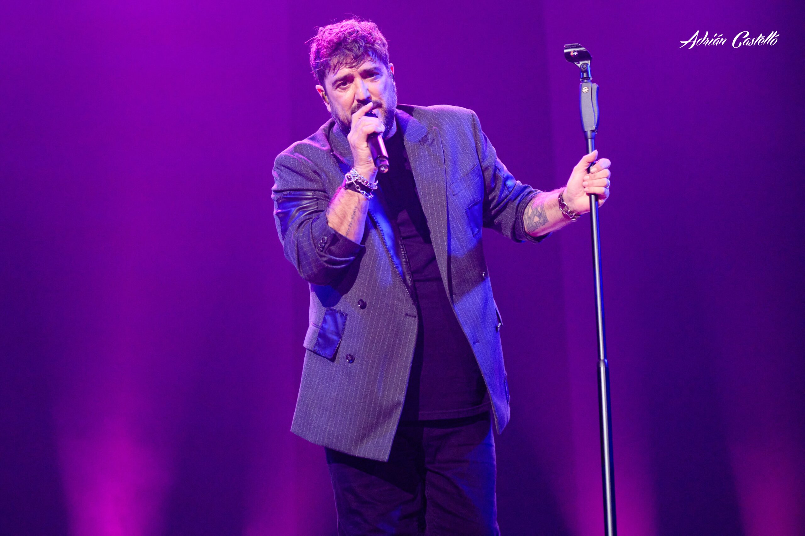 Antonio Orozco @Roig Arena Foto: @adriancastellofotografo