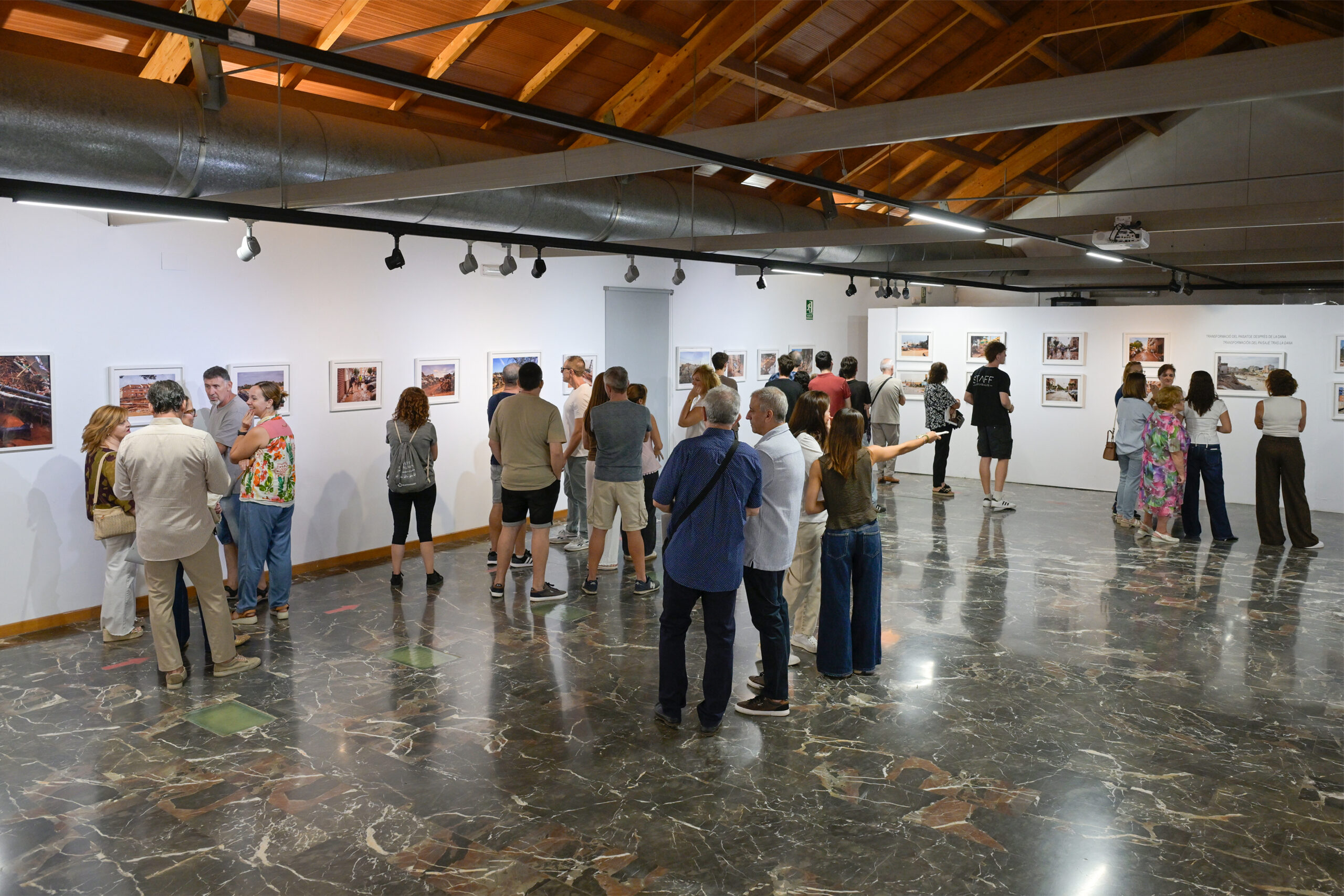 Inauguración en Paiporta de la exposición de la DANA