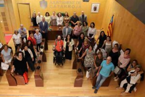 Catarroja concede los galardones “Orgull de Poble” a doce referentes sociales, culturales y jóvenes talentos en el 9 d’Octubre