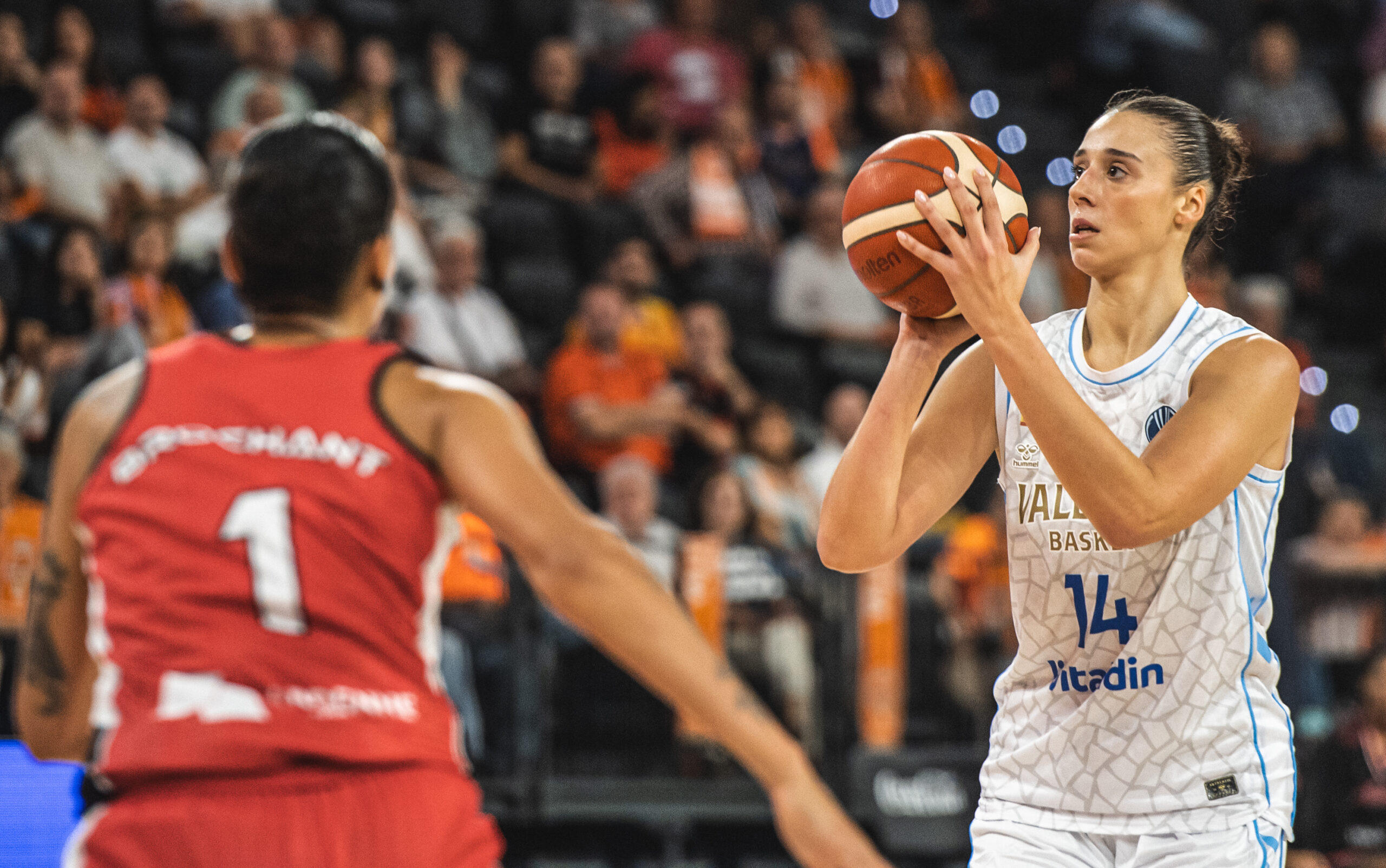El Valencia Basket tropieza ante Flammes Carolo en el Roig Arena y encaja su segunda derrota en Euroliga