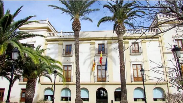 El Consejo destina cuatro millones a formar a 600 trabajadores de la planta de Edwards en Moncada