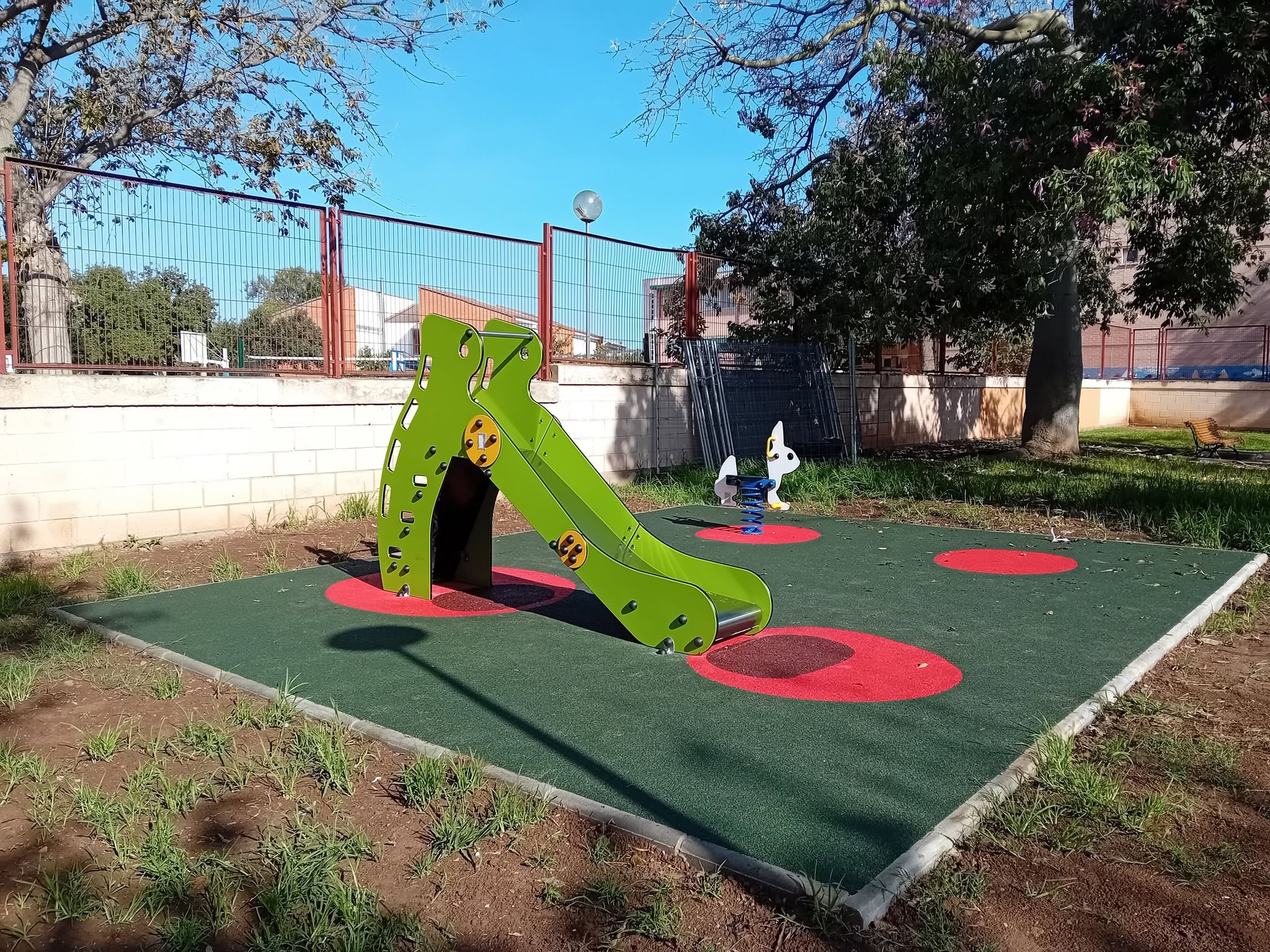 Juegos y zonas infantiles en La Pobla de Farnals