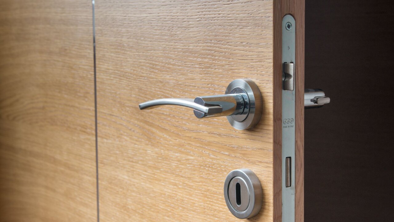 Imagen de vivienda puerta de entrada