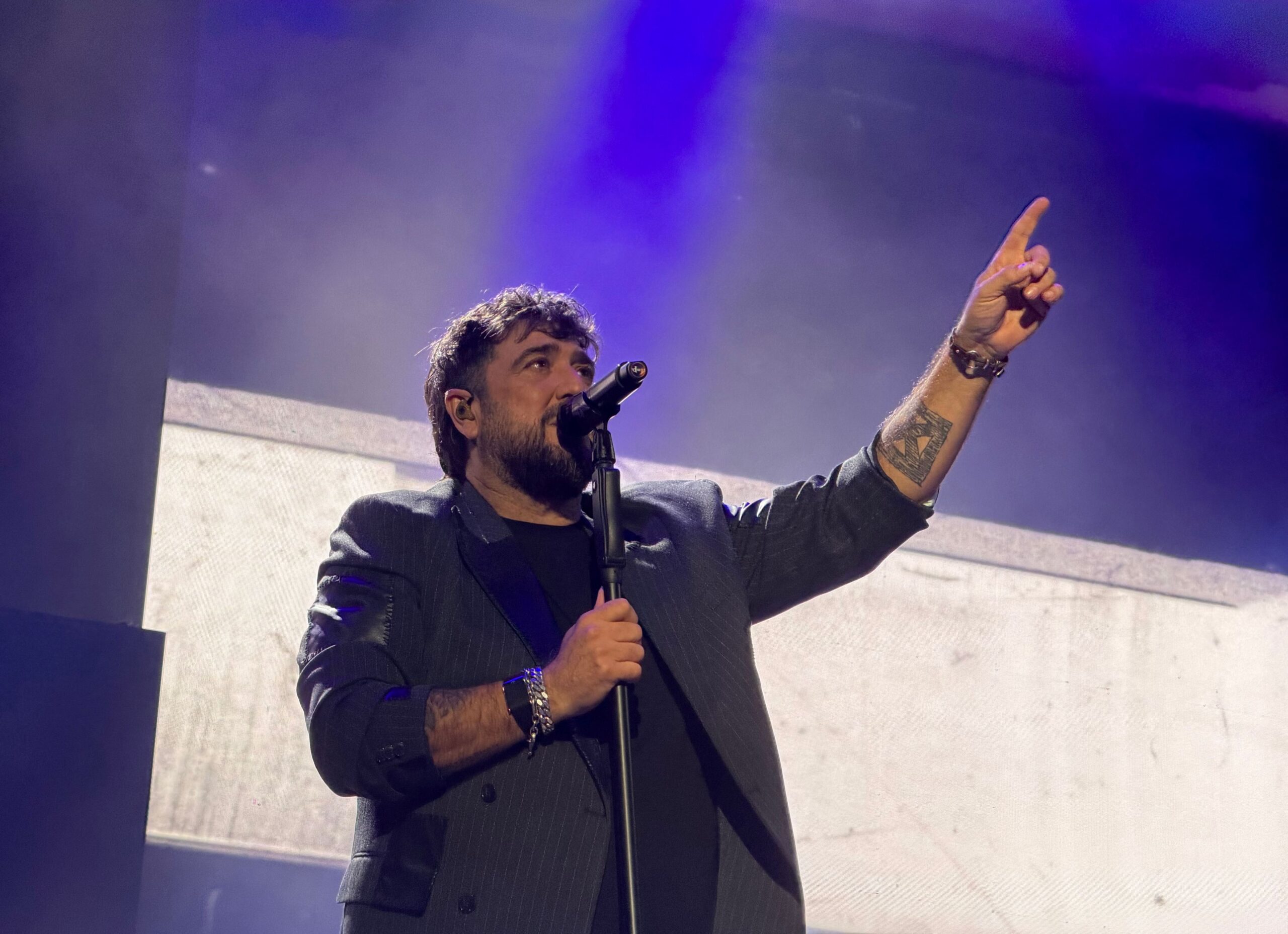 Antonio Orozco en el Roig Arena