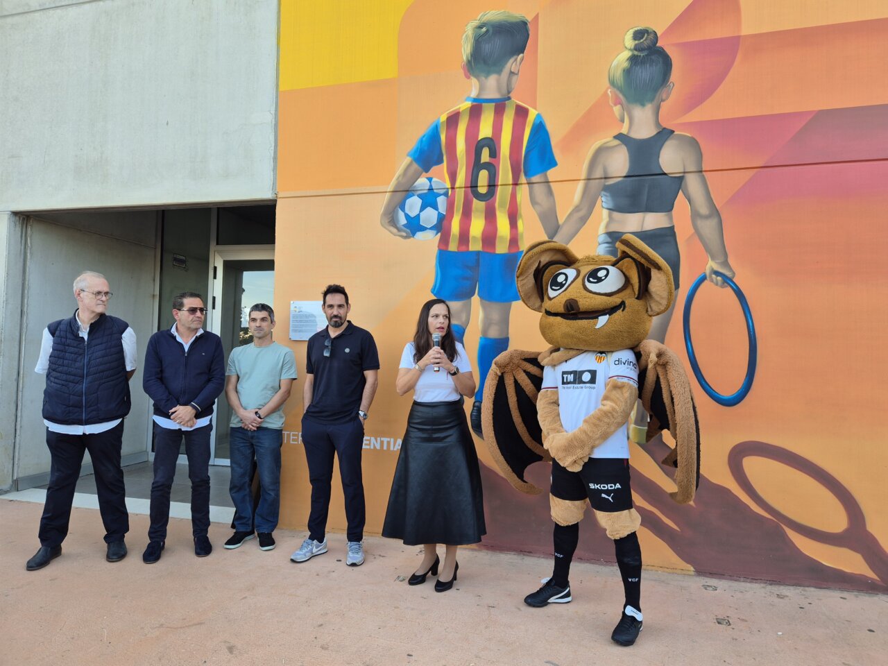 Sedaví presenta el mural de la IV Ruta de Arte Urbano VCF realizado por el artista local Javi Home