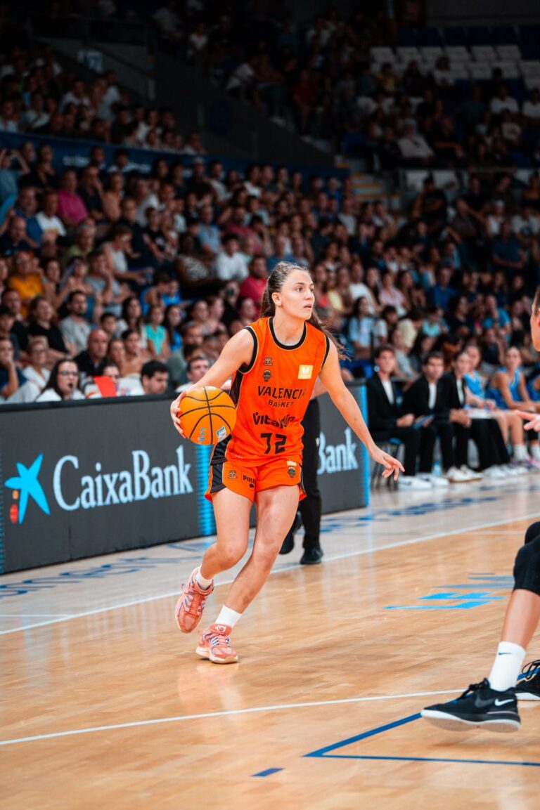 Paula Reynal se convierte en la decimoséptima canterana en inscribir su nombre en el Mur dels Somnis de L’Alqueria del Basket