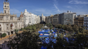 Acampada València recomienda reforzar las tiendas ante las lluvias y recalca: "La acampada no se desaloja"