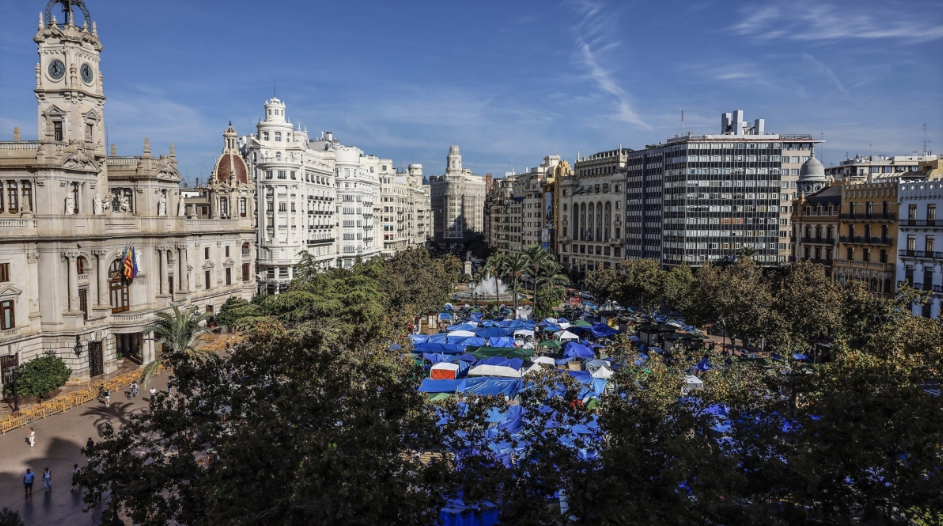 Acampada València recomienda reforzar las tiendas ante las lluvias y recalca: "La acampada no se desaloja"