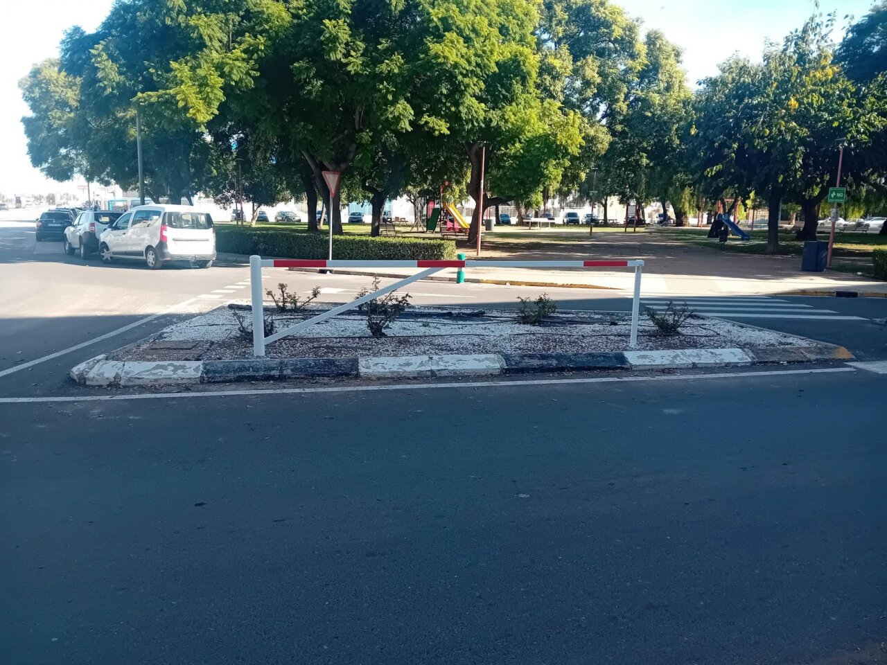 barreras fijas plaza llauradors la pobla de farnals