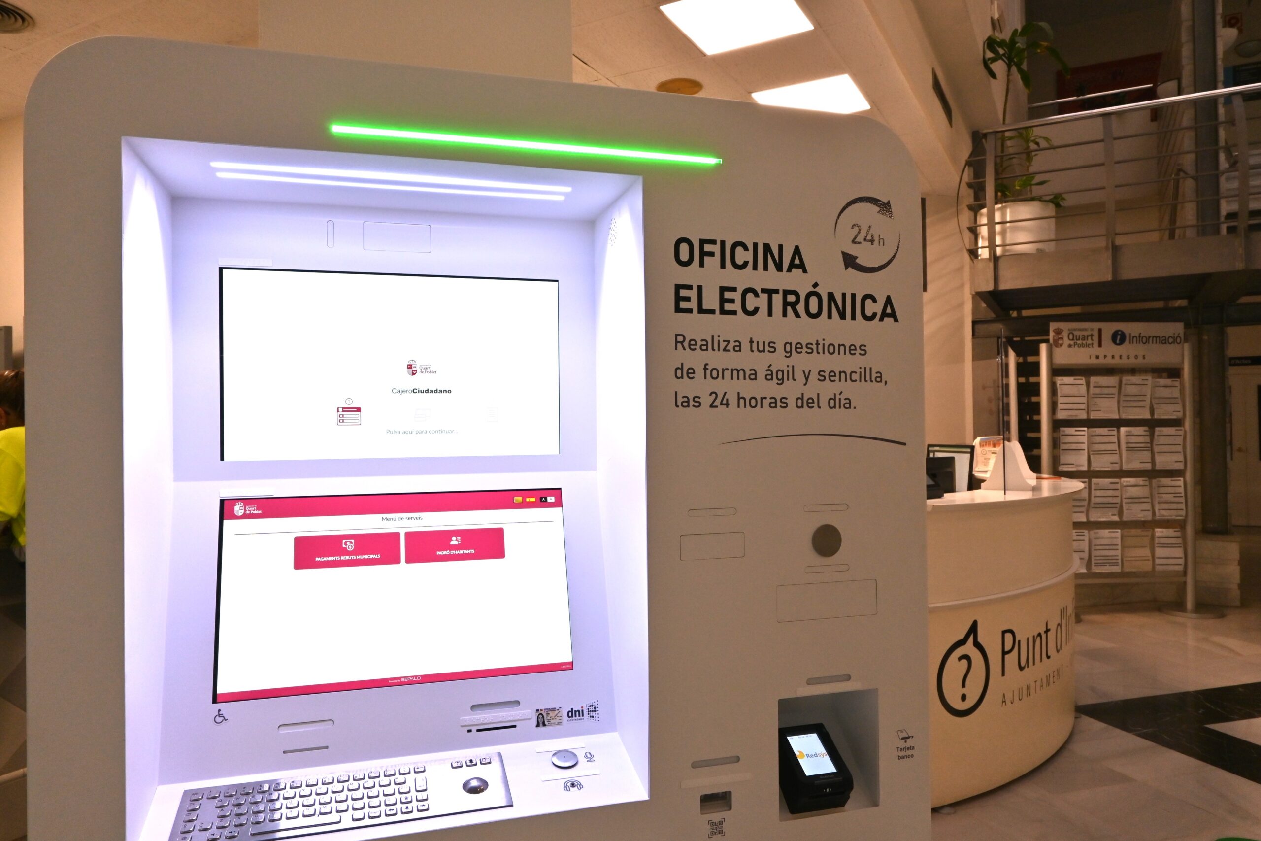 El nuevo punto de autoservicio está ubicado en el hall del Ayuntamiento de Quart de Poblet