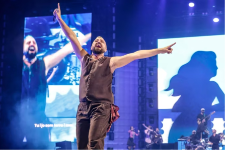 La Fúmiga convierte el Roig Arena en una gran fiesta de despedida a la cultura valenciana