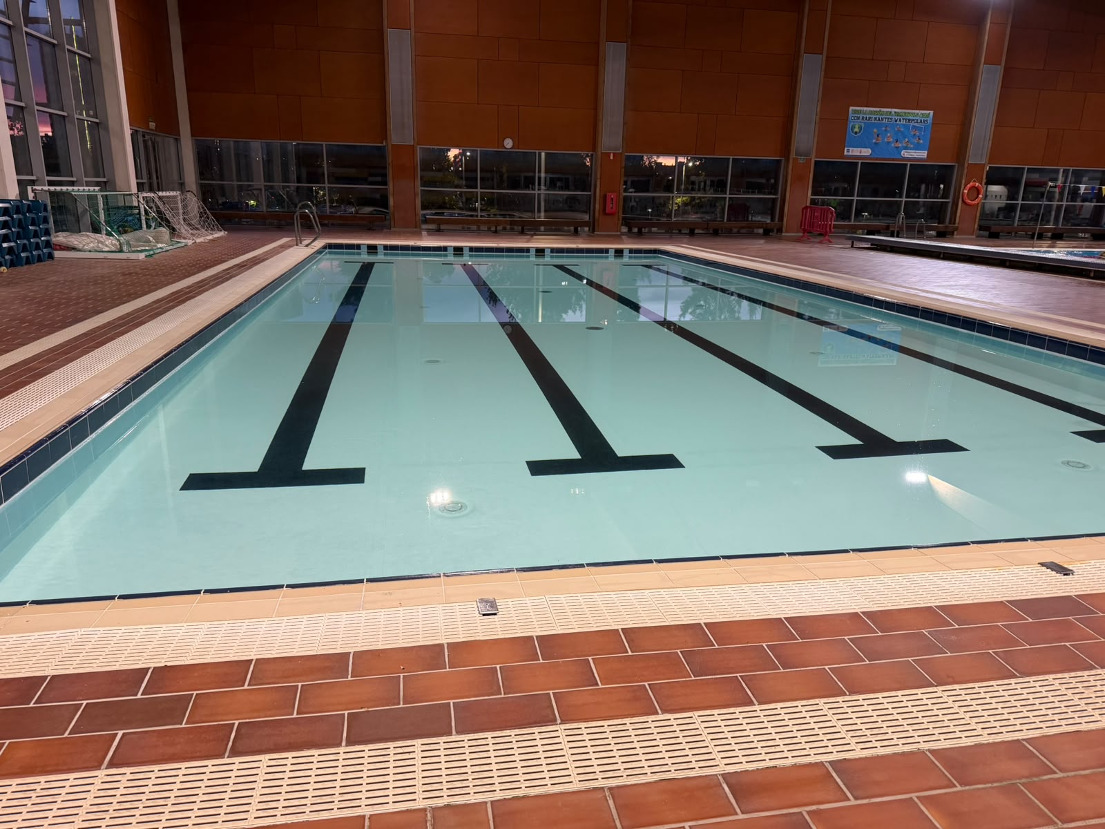piscina de enseñanza parc central torrent