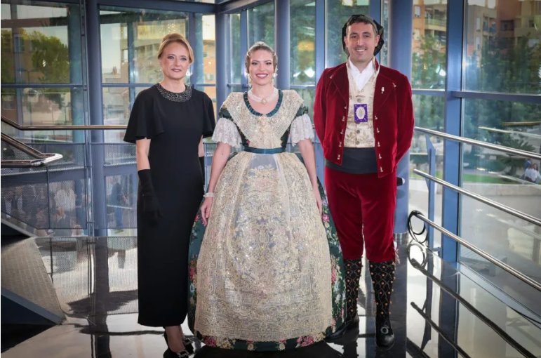 Amparo Taberner estrena su traje de Fallera Mayor de Torrent 2027 con la firma SC Indumentaria